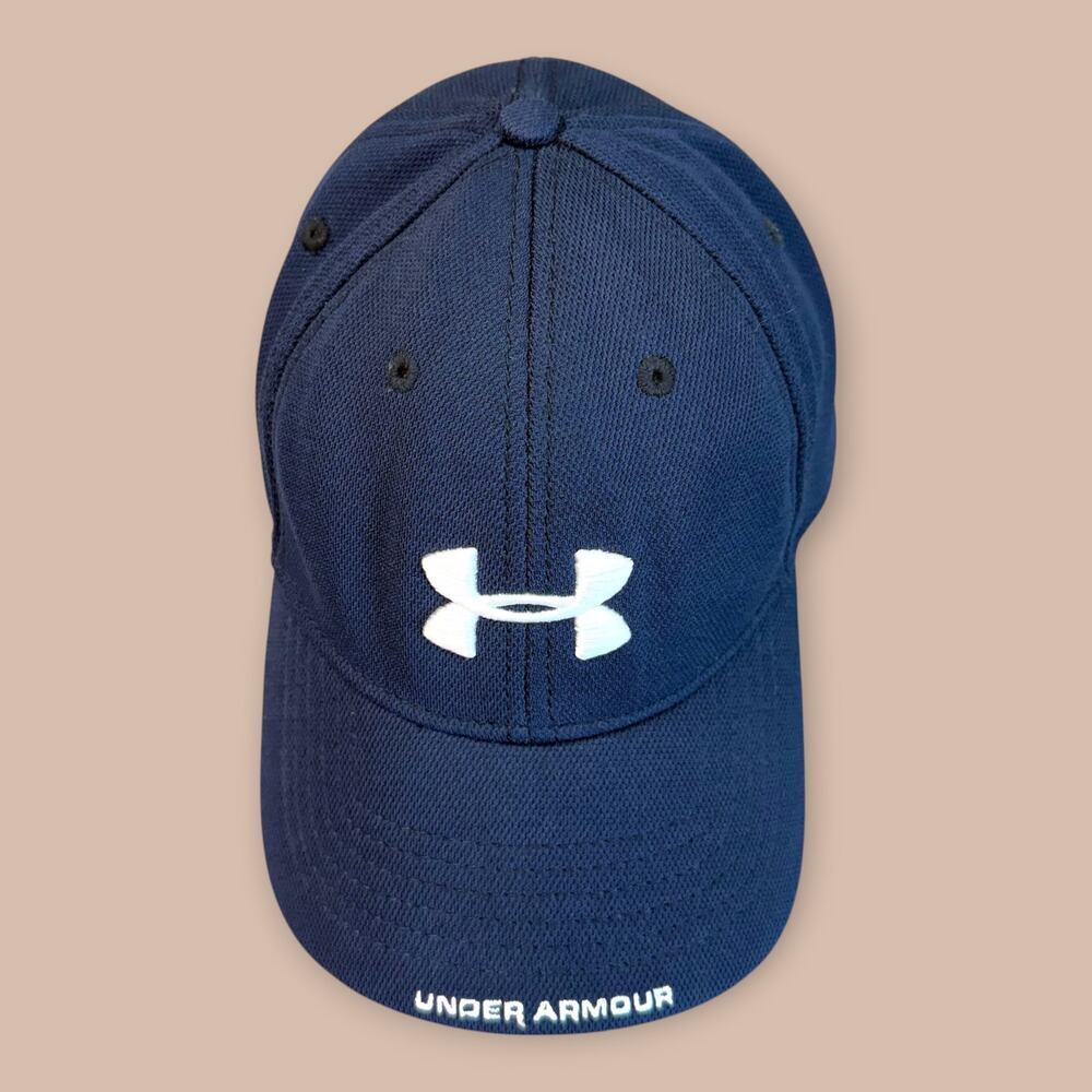 Under Armour UA Fitted Baseball Golf Cap Hat 4 Way Stretch Men Size M Navy Blue